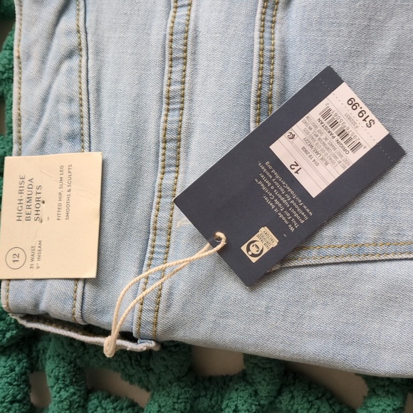 High rise Bermuda denim shorts, size 12 - Picture 5 of 5